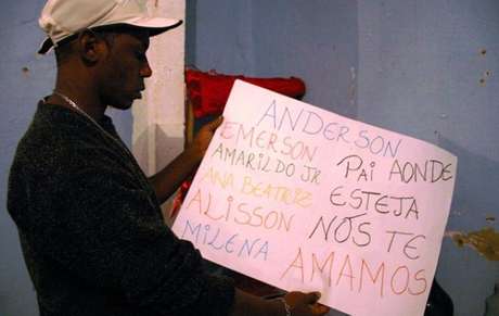 Desaparecimento do pedreiro mobiliza comunidade da Rocinha Desaparecimento do pedreiro mobiliza comunidade da Rocinha