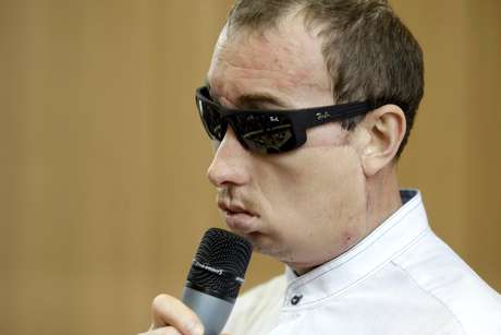 O homem de 33 anos disse que devia tudo aos seus médicos O homem de 33 anos disse que devia tudo aos seus médicos