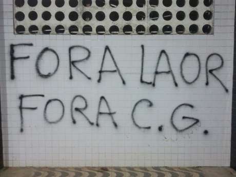 Pichação nas paredes da Vila Belmiro foram apagadas <p>Pichação nas paredes da Vila Belmiro foram apagadas</p>