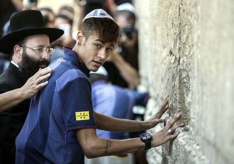 Postura de Neymar no Tour da Paz do Barcelona por Israel agradou a cúpula dirigente do Barça <p>Postura de Neymar no Tour da Paz do Barcelona por Israel agradou a cúpula dirigente do Barça</p>
