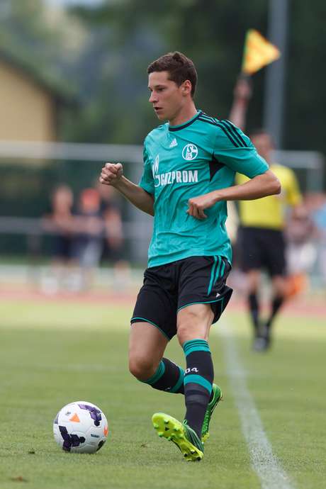 Draxler descartou trocar o Schalke pelo Borussia Dortmund Draxler descartou trocar o Schalke pelo Borussia Dortmund