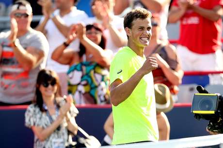 Americano John Isner foi surpreendido por Vasek Pospisil, convidado da organização <p>Americano John Isner foi surpreendido por Vasek Pospisil, convidado da organização</p>