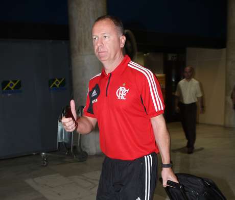 Mano Menezes faz mistério para o clássico <p>Mano Menezes faz mistério para o clássico</p>