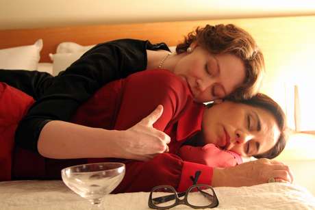 Glória Pires e Miranda Otto são as protagonistas do filme 'Flores Raras', que conta a história de amor entre Elizabeth Bishop e Lota de Macedo Soares <p>Glória Pires e Miranda Otto são as protagonistas do filme 'Flores Raras', que conta a história de amor entre Elizabeth Bishop e Lota de Macedo Soares</p>