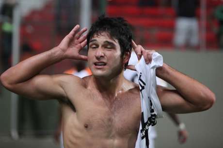 Importante titular do Botafogo, Lodeiro será desfalque grave <p>Importante titular do Botafogo, Lodeiro será desfalque grave</p>