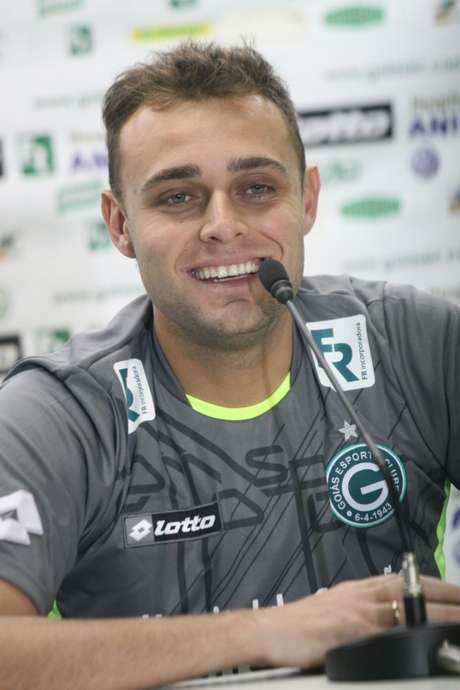 Goleiro conseguiu se firmar no Goiás e fazer torcedor começar a esquecer Harlei <p>Goleiro conseguiu se firmar no Goiás e fazer torcedor começar a esquecer Harlei</p>