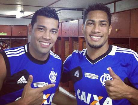 André Santos publicou foto com Hernane no Instagram André Santos publicou foto com Hernane no Instagram