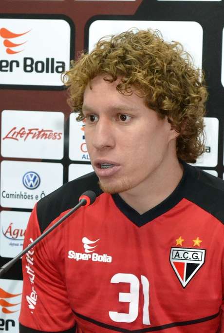 Renan Foguinho pede para time evitar faltas próximas da área Renan Foguinho pede para time evitar faltas próximas da área