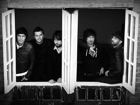 Facebook Zoé <p>Zoé regresa con nuevo disco tras el álbum solista de León Larregui.</p>
