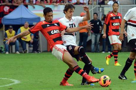 Dentro do estádio o jogo aconteceu sem problemas <p>Dentro do estádio o jogo aconteceu sem problemas</p>