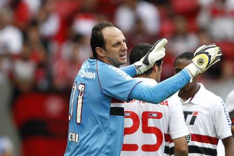Ceni diz que apenas obedeceu o critério do técnico Paulo Autuori <p>Ceni diz que apenas obedeceu o critério do técnico Paulo Autuori</p>