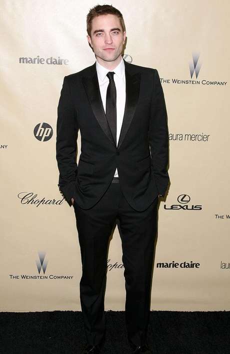 A mansão de 492 metros quadrados de Robert Pattinson, já pertenceu a Gwen Stefani, Hilary Duff e Britney Spears <p>A mansão de 492 metros quadrados de Robert Pattinson, já pertenceu a Gwen Stefani, Hilary Duff e Britney Spears</p>