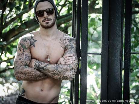Felipe já não sabe mais quantas tatuagens tem pelo corpo <p>Felipe já não sabe mais quantas tatuagens tem pelo corpo</p>
