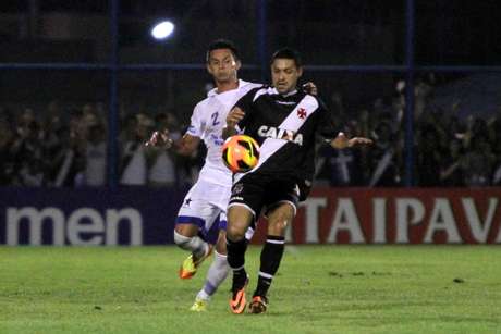 Éder Luís foi titular do Vasco em vitória sobre o Nacional Éder Luís foi titular do Vasco em vitória sobre o Nacional