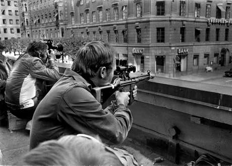 Tomada de reféns na Suécia em 1973 deu origem ao que hoje se conhece por Síndrome de Estocolmo Tomada de reféns na Suécia em 1973 deu origem ao que hoje se conhece por Síndrome de Estocolmo
