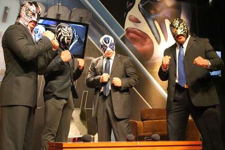 Tomada de Internet Volador Jr., La Sombra, Atlantis y Último Guerrero se enfrentarán en un cuadrangular estelar, donde caerá una cotizada máscara de estos gladiadores.