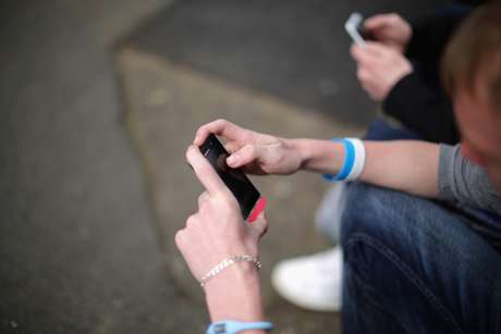 Especialistas afirmam que o celular atrapalha a concentração dos adolescentes Especialistas afirmam que o celular atrapalha a concentração dos adolescentes