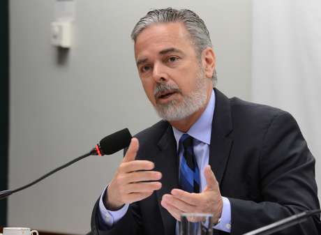 De acordo com Patriota, o trabalho da missão de peritos que viajou aos Estados Unidos para apurar as informações tem um caráter sigiloso <p>De acordo com Patriota, o trabalho da missão de peritos que viajou aos Estados Unidos para apurar as informações tem um caráter sigiloso</p>