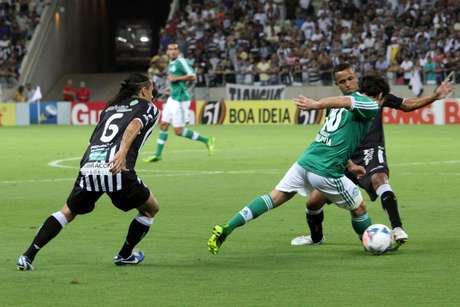 Valdivia saiu cansado de jogo contra Ceará <p>Valdivia saiu cansado de jogo contra Ceará</p>