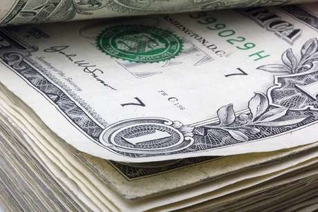 Influenciada pela alta do dólar, a dívida pública mobiliária federal interna subiu 0,19% em setembro frente a agosto, atingindo R$ 2,079 trilhões <p>Influenciada pela alta do dólar, a dívida pública mobiliária federal interna subiu 0,19% em setembro frente a agosto, atingindo R$ 2,079 trilhões</p>