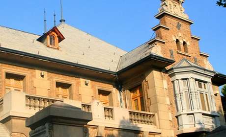 O Palácio Heiremans foi usado como centro de operações de inteligência do governo Pinochet, mas hoje abriga museu que leva o nome do presidente deposto pelos militares O Palácio Heiremans foi usado como centro de operações de inteligência do governo Pinochet, mas hoje abriga museu que leva o nome do presidente deposto pelos militares