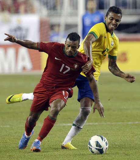 Nani comandou o setor ofensivo de Portugal, mas não conseguiu brilhar contra a Seleção Brasileira <p>Nani comandou o setor ofensivo de Portugal, mas não conseguiu brilhar contra a Seleção Brasileira</p>