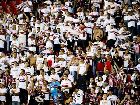 Instabilidade de vendas online não deve afastar público do Morumbi, segundo diretoria <p>Instabilidade de vendas online não deve afastar público do Morumbi, segundo diretoria</p>