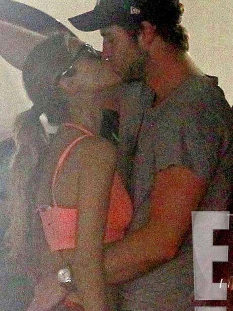 E! News <p>Liam Hemsworth y Eiza González fueron fotografiados in fraganti.</p>