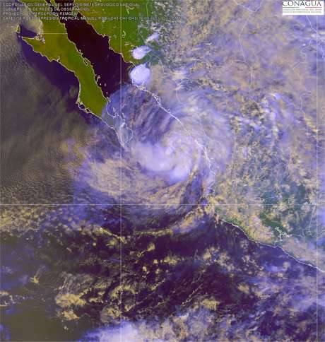 SMN Mantiene una amplia zona de inestabilidad que afecta ya la península de Baja California, el litoral del Pacífico y el occidente del País. Se prevén lluvias muy fuertes y hasta localmente intensas especialmente en Jalisco, Nayarit y Sinaloa
