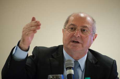 Para o ministro das Comunicações, Paulo Bernardo, Brasil foi vítima de espionagem industrial Para o ministro das Comunicações, Paulo Bernardo, Brasil foi vítima de espionagem industrial