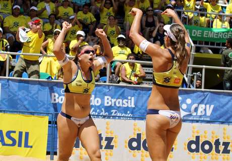 Lili e Rebecca levam título em Vitória Lili e Rebecca levam título em Vitória