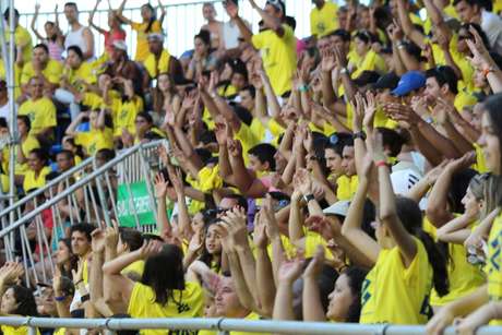 Barulhenta e participativa, torcida do Espírito Santo tem decidido jogos <p>Barulhenta e participativa, torcida do Espírito Santo tem decidido jogos</p>