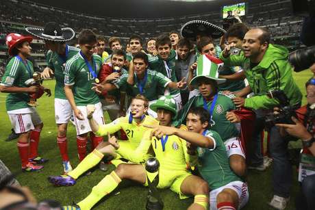 Getty Images <p>Con sus triunfos en 2005 y 2011, México se instala como el tercer máximo ganador de la justa mundialista.</p>