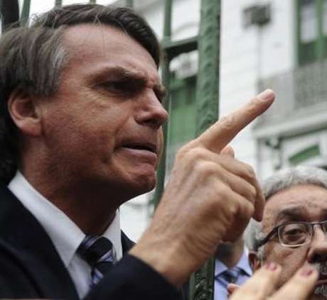 No ano passado, Bolsonaro (PP-RJ) se envolveu em uma briga com o senador Randolfe Rodrigues (Psol-AP) <p>No ano passado, Bolsonaro (PP-RJ) se envolveu em uma briga com o senador Randolfe Rodrigues (Psol-AP)</p>