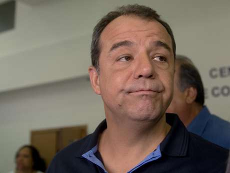 Cabral pretende ocupar cargo de senador <p>Cabral pretende ocupar cargo de senador </p>