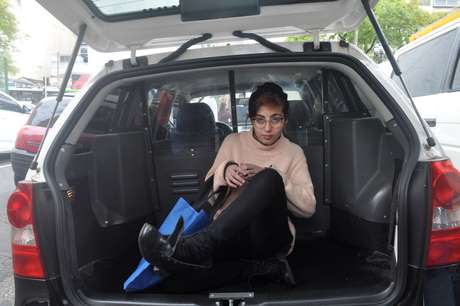 Luana deixa a 3º DP em São Paulo (SP), para Franco da Rocha, no começo da tarde desta terça-feira Luana deixa a 3º DP em São Paulo (SP), para Franco da Rocha, no começo da tarde desta terça-feira
