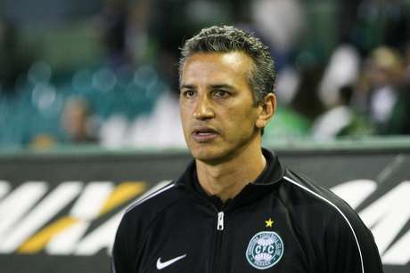 Chamusca comandou Coritiba em 12 jogos, com três vitórias e oito derrotas <p>Chamusca comandou Coritiba em 12 jogos, com três vitórias e oito derrotas</p>