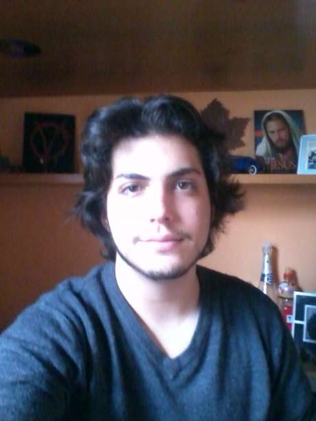 Enquanto esperava para fazer a prova no ano passado, o estudante adventista Kevin Cornetti Oliveira tocou violão e cantou com os colegas da mesma religião Enquanto esperava para fazer a prova no ano passado, o estudante adventista Kevin Cornetti Oliveira tocou violão e cantou com os colegas da mesma religião