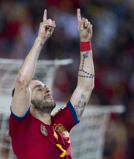 Negredo comemora segundo gol da Espanha no duelo <p>Negredo comemora segundo gol da Espanha no duelo</p>