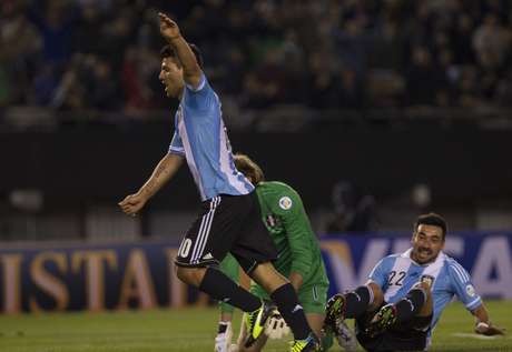 Lavezzi fez dois gols na vitória argentina nesta sexta <p>Lavezzi fez dois gols na vitória argentina nesta sexta</p>