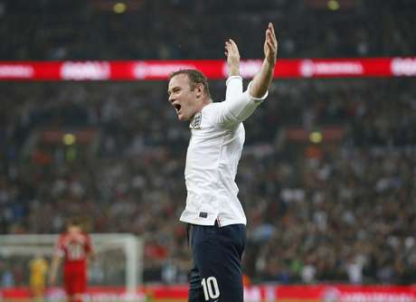 Wayne Rooney abriu o placar para a seleção inglesa aos 44min da etapa inicial <p>Wayne Rooney abriu o placar para a seleção inglesa aos 44min da etapa inicial</p>