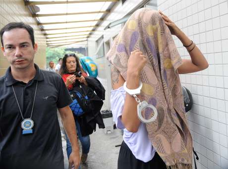 Manifestantes detidos durante protesto são encaminhados ao Instituto Médico-Legal (IML) para fazer exame de corpo de delito <p>Manifestantes detidos durante protesto são encaminhados ao Instituto Médico-Legal (IML) para fazer exame de corpo de delito</p>