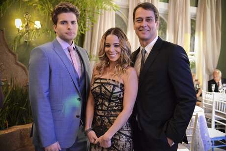 Amiga de Niko (Thiago Fragoso) em Amor à Vida, Amarylis (Danielle Winits) se relacionou com Eron (Marcello Antony) e acabou com o romance dos dois <p>Amiga de Niko (Thiago Fragoso) em <em>Amor à Vida</em>, Amarylis (Danielle Winits) se relacionou com Eron (Marcello Antony) e acabou com o romance dos dois</p>