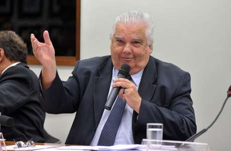 O ministro da Ciência, Tecnologia e Inovação, Marco Antonio Raupp, classificou retirada de cães do Instituto Royal como crime O ministro da Ciência, Tecnologia e Inovação, Marco Antonio Raupp, classificou retirada de cães do Instituto Royal como crime
