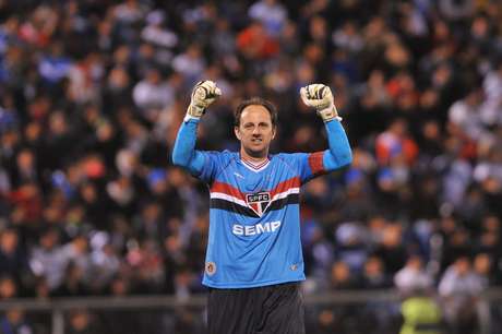 Rogério Ceni teve atuação histórica e garantiu a vaga para o São Paulo Rogério Ceni teve atuação histórica e garantiu a vaga para o São Paulo