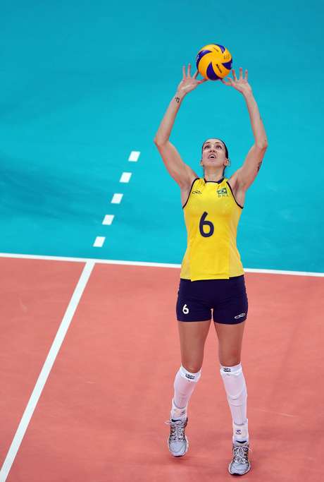 Com 10 kg a mais do que atualmente, Thaísa foi bicampeã olímpica Com 10 kg a mais do que atualmente, Thaísa foi bicampeã olímpica