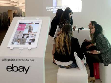 Lançado em setembro no Brasil, o aplicativo "eBay Moda" marcou presença no SPFW com estande no Parque Villa-Lobos <p>Lançado em setembro no Brasil, o aplicativo "eBay Moda" marcou presença no SPFW com estande no Parque Villa-Lobos</p>