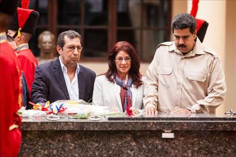 Agencia EFE / © EFE 2013. Está expresamente prohibida la redistribución y la redifusión de todo o parte de los contenidos de los servicios de Efe, sin previo y expreso consentimiento de la Agencia EFE S.A. Maduro oficializa el día de las elecciones como el "de la lealtad a Chávez"