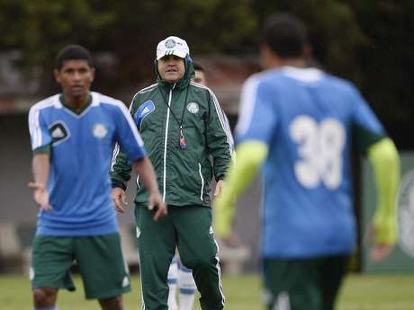 Gilson Kleina terá time bastante modificado contra o Palmeiras <p>Gilson Kleina terá time bastante modificado contra o Palmeiras</p>