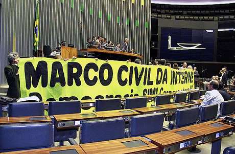 Manifestantes pediram votação do projeto no Plenário da Câmara Manifestantes pediram votação do projeto no Plenário da Câmara